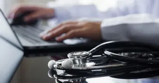 La levée de restrictions sur l’aptitude médicale d’un salarié peut faire l’objet d’un recours