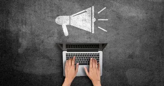 Publier une offre d'emploi en vue de remplacer le gérant avant sa révocation rend celle-ci abusive