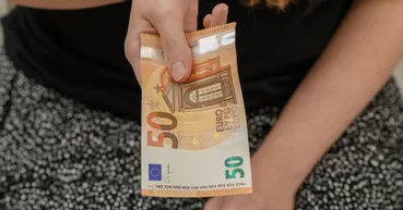 La contribution pour l'aide juridique d'un montant de 50 € est entrée en vigueur le 1er mars 2026