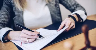 Renouvellement de la période d'essai : à quelles conditions une signature seule complétée par d'autres éléments peut valoir accord ?