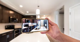 Le gardien d'une villa n'est pas présumé mandataire du propriétaire