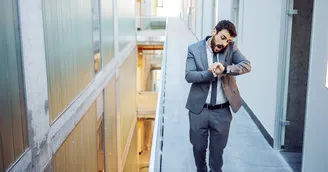 L’employeur peut-il exclure d’une formation le salarié en retard et déduire une journée de salaire ?