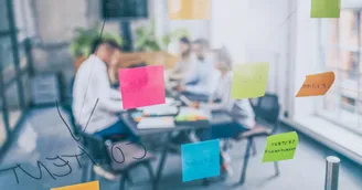 Le salarié en CDD qui suit une formation pendant un arrêt maladie ne commet pas toujours une faute grave