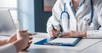 Maternité : protection absolue pendant le congé pathologique, mais pas pendant un arrêt maladie