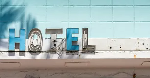Le locataire peut cesser de payer le loyer si le bailleur ne répare pas le local dégradé par cas fortuit