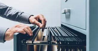 Le juge peut ordonner la communication de bulletins de paie pour établir l’inégalité de traitement