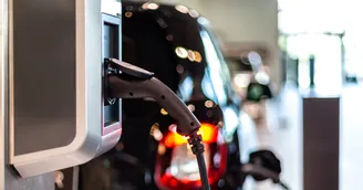 Avantage en nature véhicule : en 2023 et 2024, pas de prise en compte des frais d'électricité engagés pour la recharge